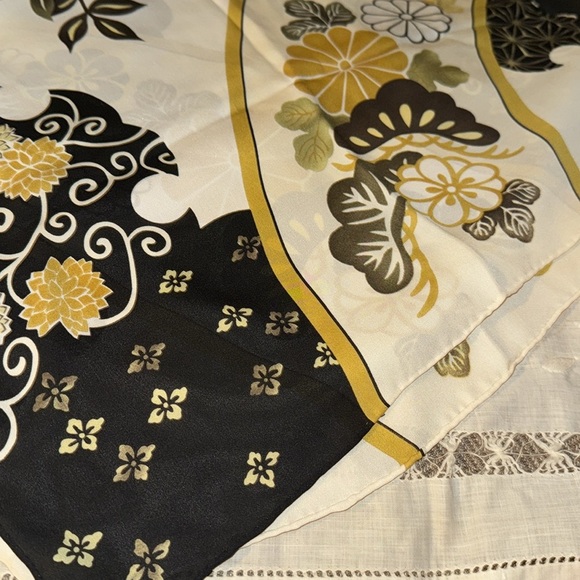 MFA Boston 100% Silk Scarf - Picture 4 of 5